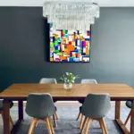 Hvilken lampe skal hænge over spisebordet? 5 tips til at finde den helt rigtige spisebordslampe